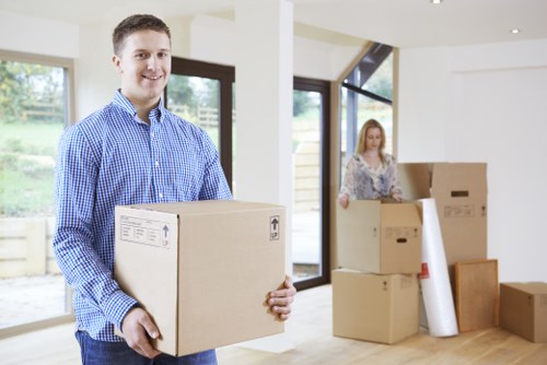 Packing and loading services by house removalists in Saintpancras